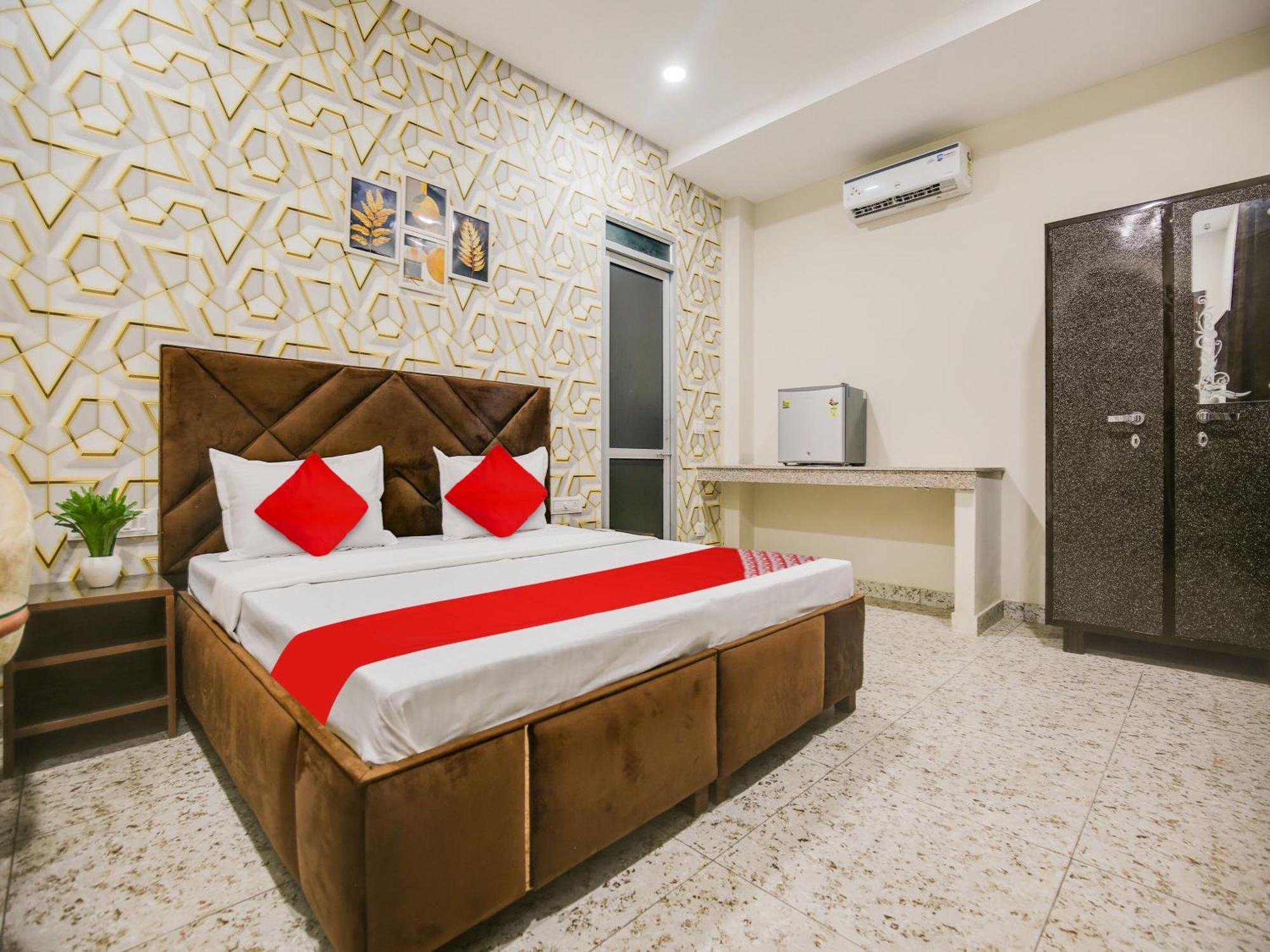Hotel O Silver Sky Ludhiana Exterior foto