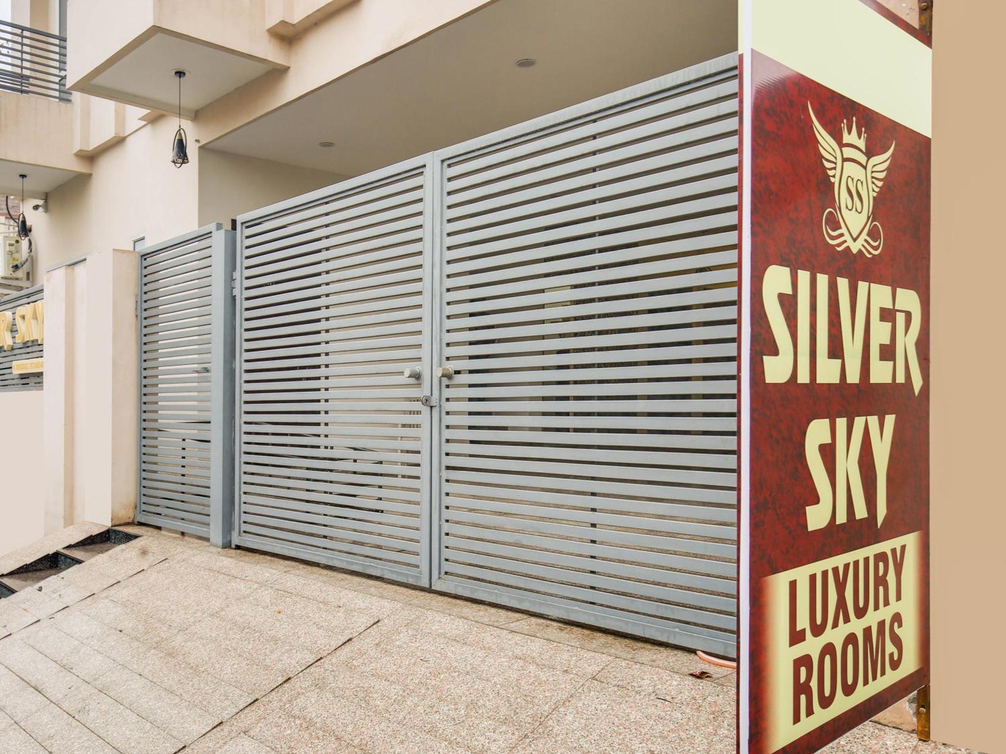 Hotel O Silver Sky Ludhiana Exterior foto