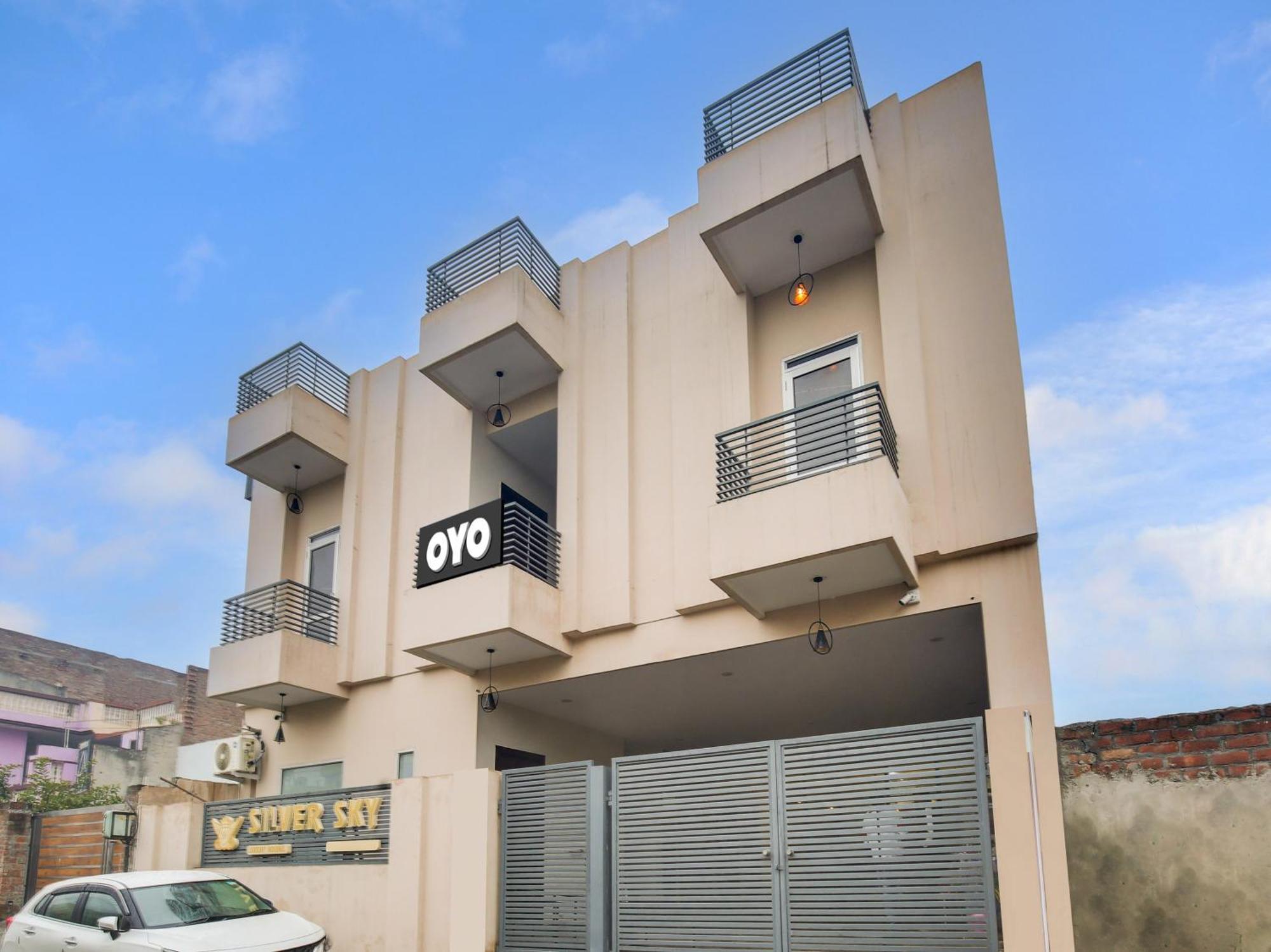 Hotel O Silver Sky Ludhiana Exterior foto
